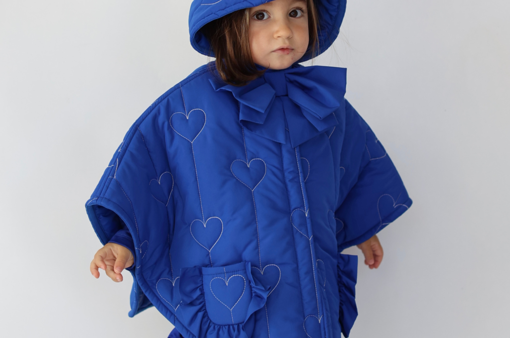 piumino antivento bluette da bambina con cuori